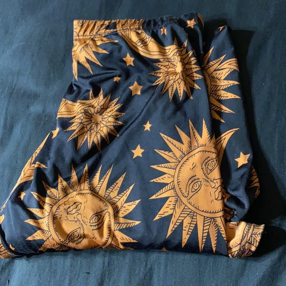 GYPSY WARRIOR Sun and Moon Mystical Leggings - Picture 5 of 6